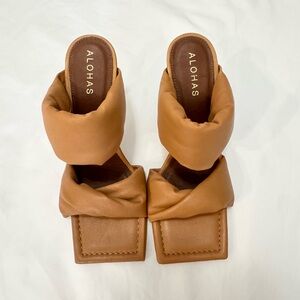 Alohas Puffy Twist Strap Sandals Camel
Vegan Leather Square Toe Heels Sz 37/6.5